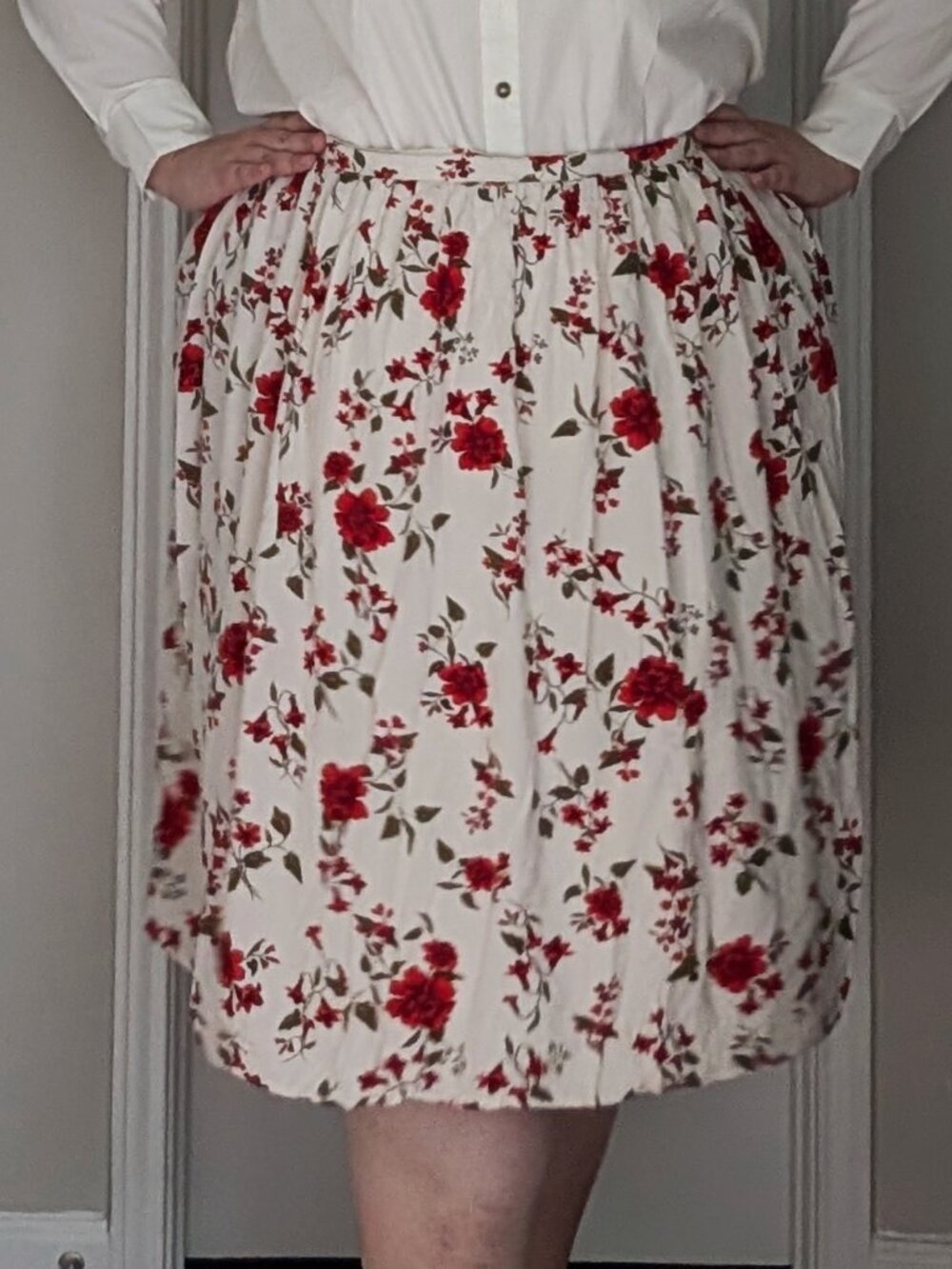 Old Navy Floral Midi Skirt – Size 4X – Very Good Condition 🌹 - Picture 3 of 4